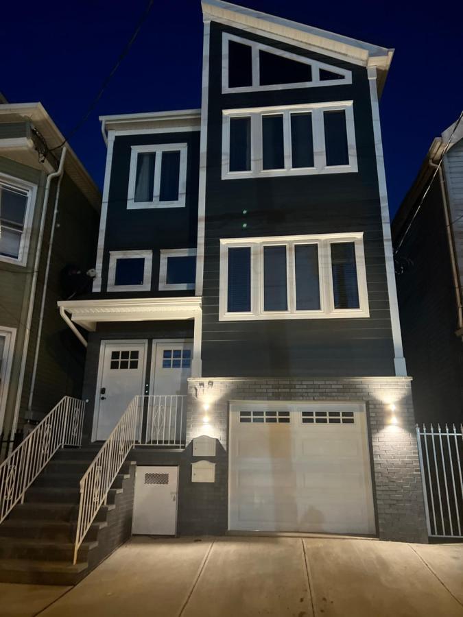 Springview Homes 12Mins From Ewr & 3 Mins From University Hospital Newark Exterior photo